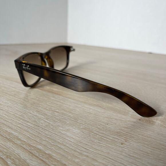 Ray-Ban RB2132 New Wayfarer 710/51 Sunglasses Tortoise 52-18-145 PARTS Italy - Picture 6 of 9
